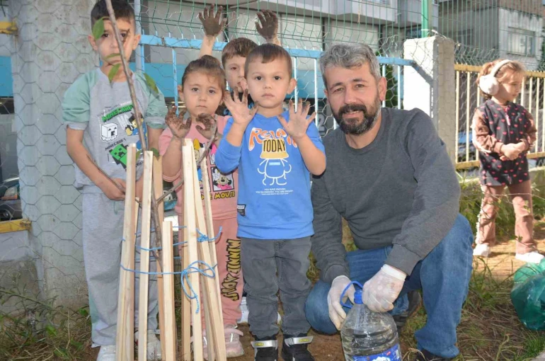 Ordu’da minikler, meyve fidanlarını toprakla buluşturdu 