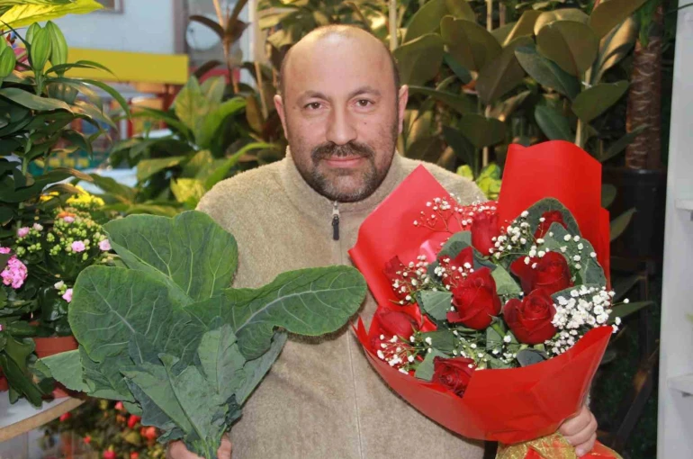 Ordulu çiçekçi Karadeniz zekasını konuşturdu: Gül buketini ’karalahana’ ile süslüyor 