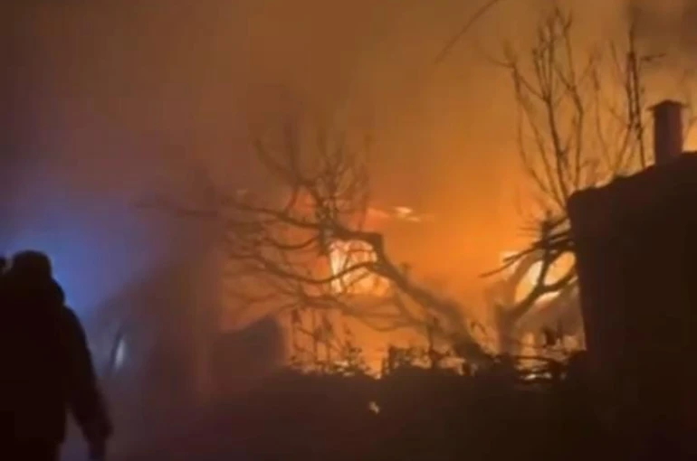 Orhaneli’de geceyi aydınlatan alevler, evi küle çevirdi 