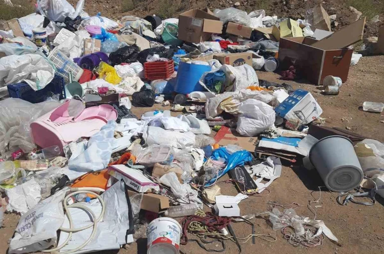 Orhangazi Mahallesi’nde boş arazi çöplüğe döndü 