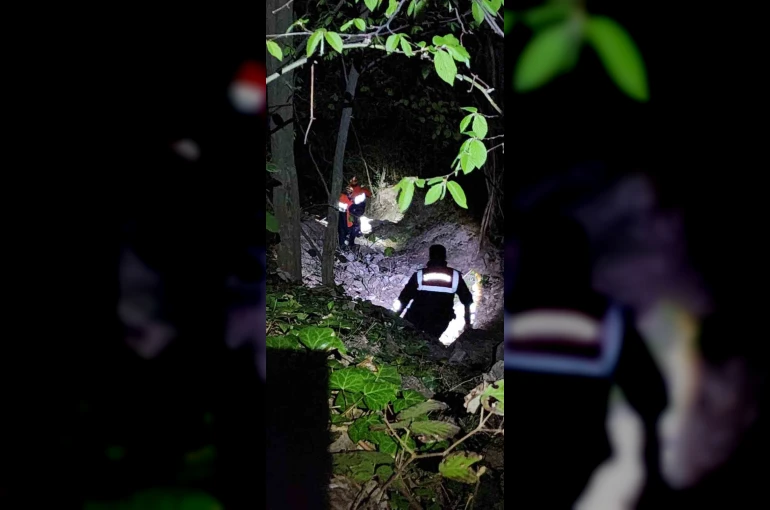 Ormanda yollarını kaybettiler, ekipler kurtardı 