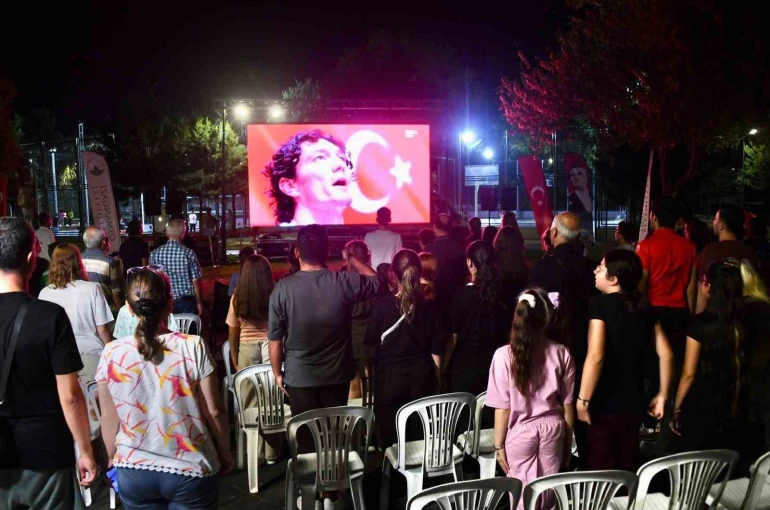 Osmangazi Belediyesi milli heyecanı meydanlara taşıdı 