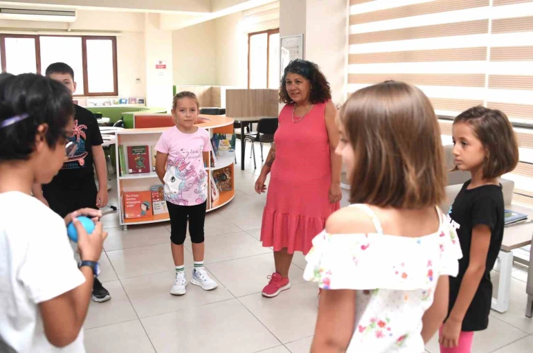 Osmangazi’de çocuklara yazma alışkanlığı kazandıran atölye 