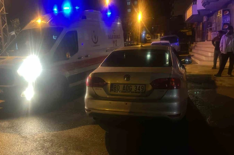 Osmaniye’de 3 aracın karıştığı kazada 2 kişi yaralandı 