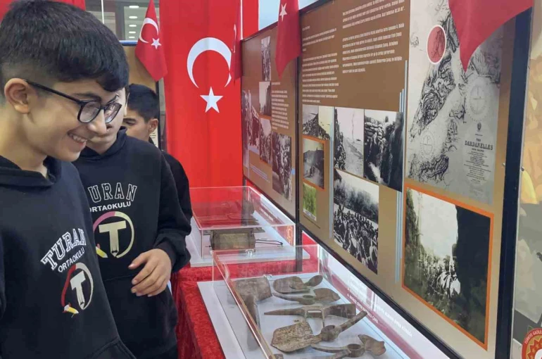 Osmaniye’de Çanakkale Savaş Objeleri ve Fotoğrafları Sergisi açıldı 
