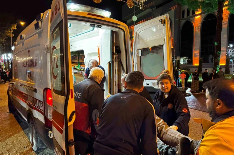 Osmaniye’de iki otomobil çarpıştı: 3 yaralı 