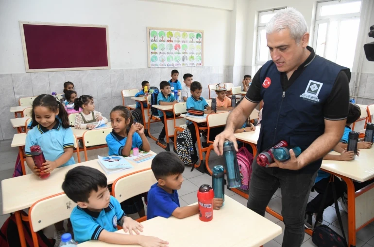 Osmaniye’de minik öğrencilere "Sıfır Atık" hediyesi 