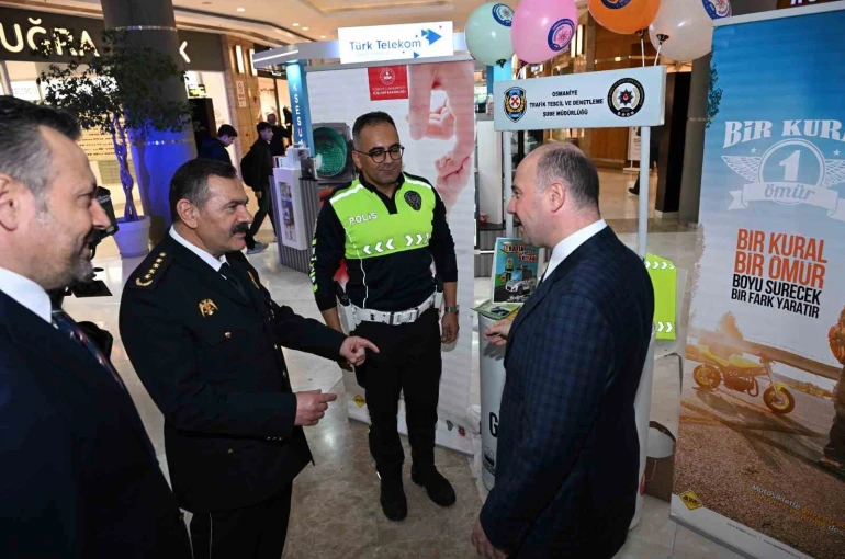 Osmaniye’de Polis Haftası’nda emniyetten bilgilendirme standı 