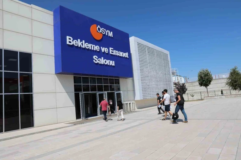 ÖSYM 2025 yılında 8 milyondan fazla adaya sınav hizmeti verdi 