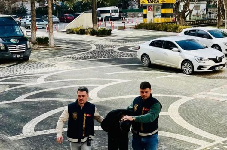 Otobüste uyuşturucu operasyonu: 700 hap ele geçirildi 