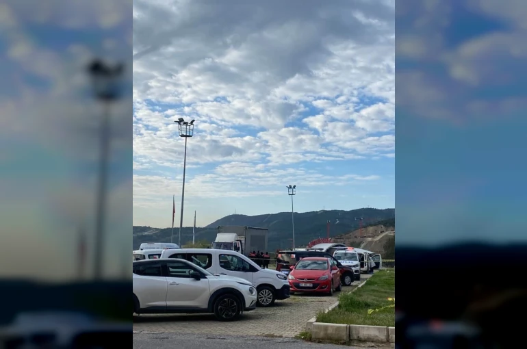 Otomobil içinde kanlı veda: Kadın öldü, şüpheli ağır yaralı 