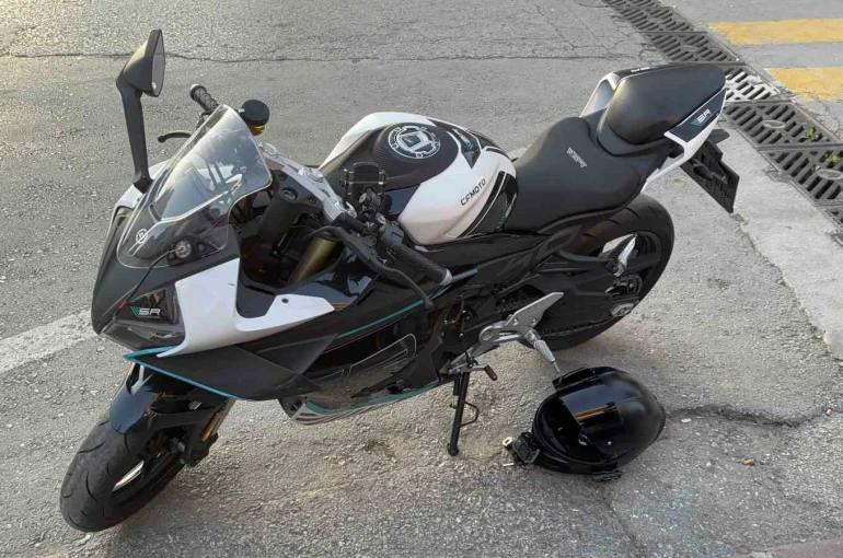 Otomobil ile motosiklet çarpıştı: 1 yaralı