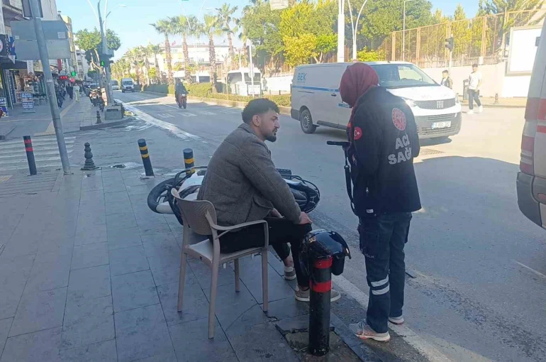 Otomobil ile motosikletin çarpıştığı kazada 1 kişi yaralandı 