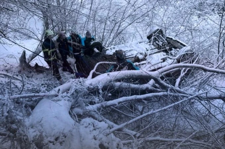Otomobilin fındık bahçesine yuvarlanmasıyla 6 kişi yaralandı