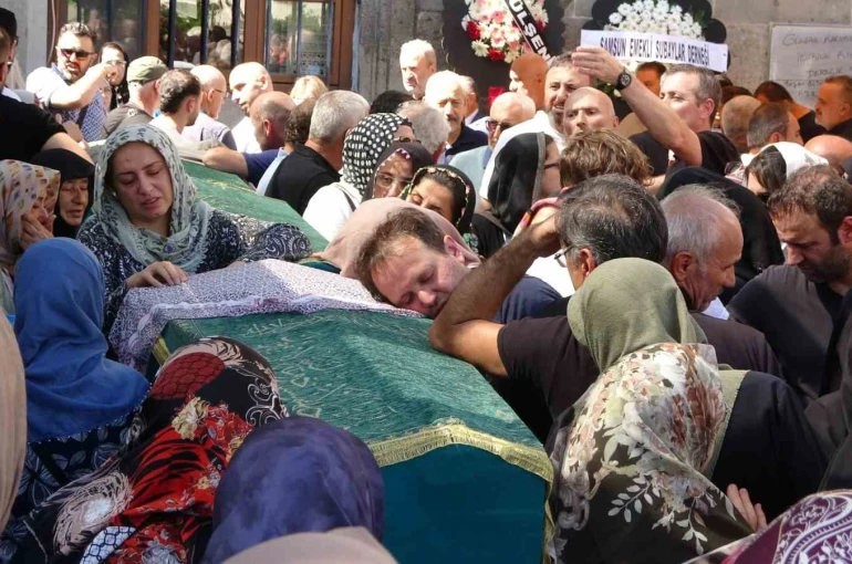 Otomobilin Kızılırmak’a uçtuğu kazada ölen anne ile çocuğuna gözyaşı 