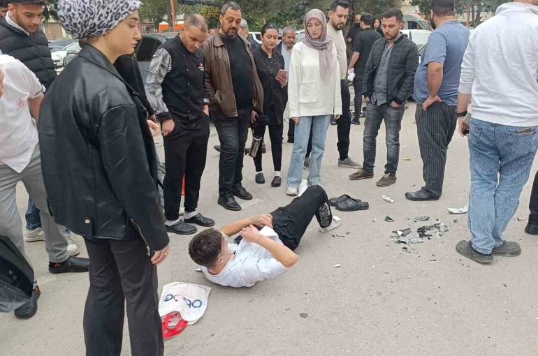 Otoparka dönen otomobil ile motosiklet çarpıştı: 1 yaralı 