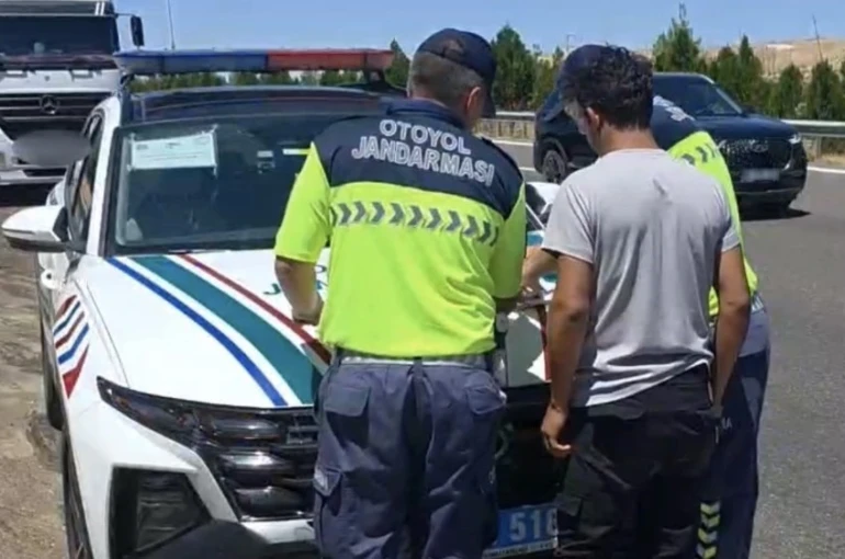 Otoyolda plaka gizleyerek seyreden araca 140 bin TL ceza