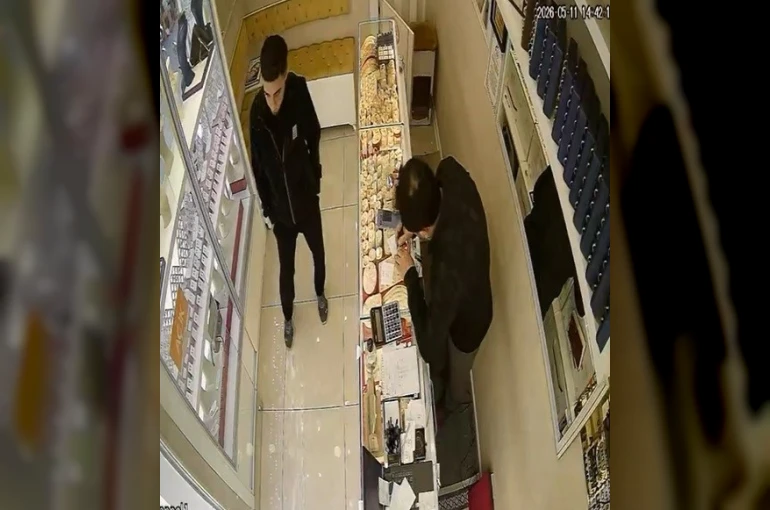 Oyaladığı kuyumcudan altınları çaldı, kaçamadan yakalandı