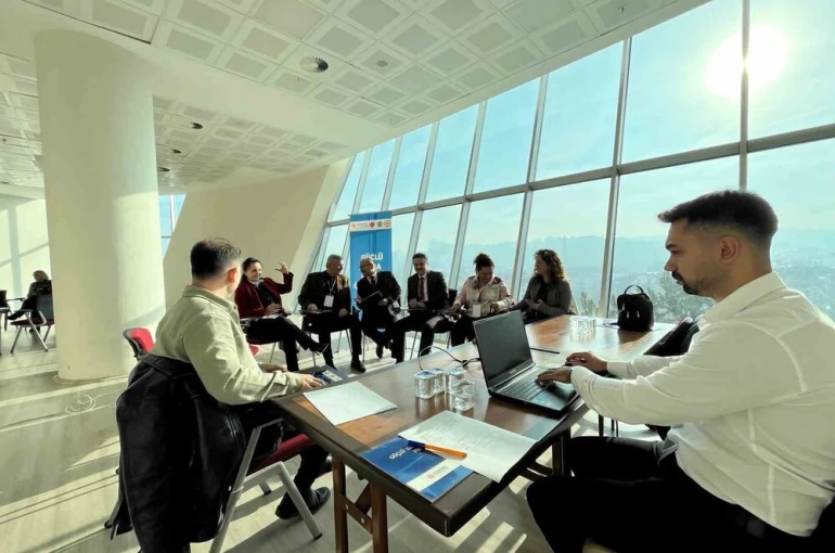 Özel bireyleri ve babaları için yürütülen proje masaya yatırıldı 