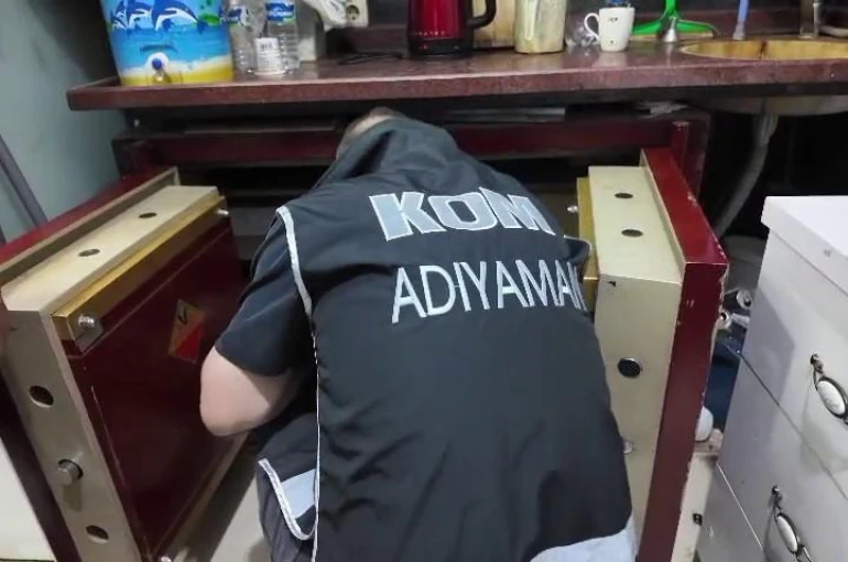 Özel Harekat destekli kaçak elektronik eşya operasyonu: 5 gözaltı