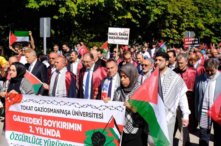 Özgür Filistin için TOGÜ’de yürekleri birleştiren yürüyüş 