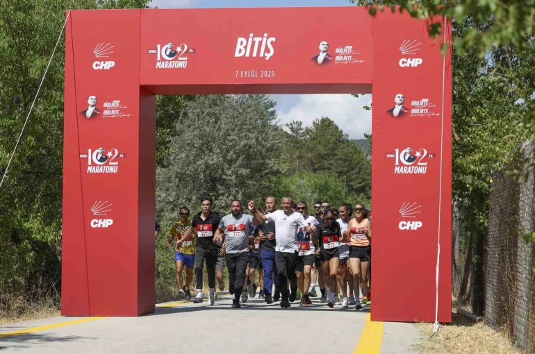 Özgür Özel, CHP 102’nci Yıl Koşusu’na katıldı 
