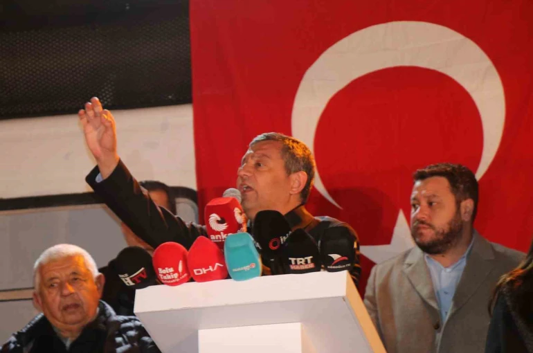 Özgür Özel: "Tanju’yla gurur duyuyoruz" 