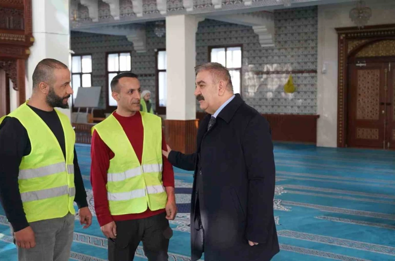 Palandöken’de Camiler Ramazan ayına hazırlanıyor 