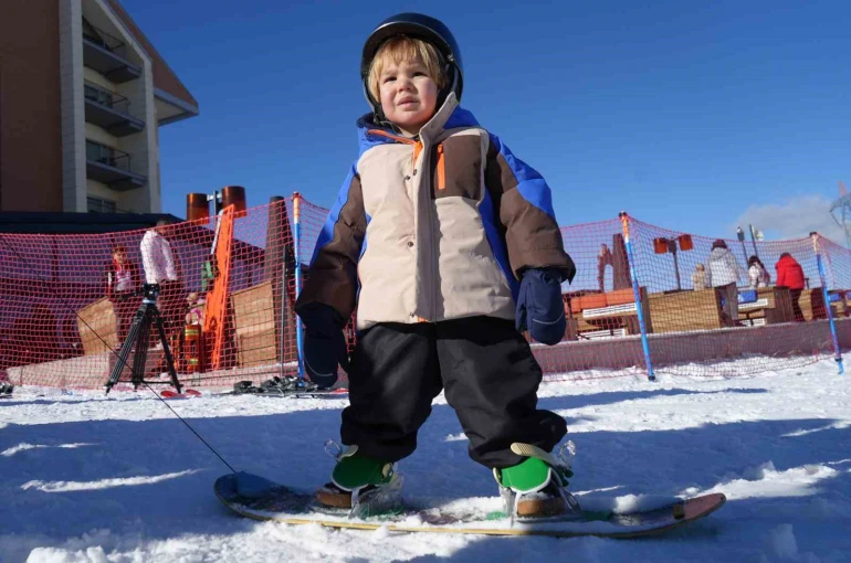 Palandöken’de yapay karla kayak keyfi 