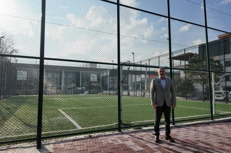 Pamukkale Belediyesi mahalle gençlerinin kullandığı halı sahayı ücretli yaptı