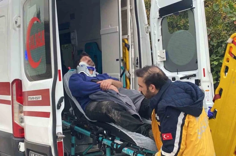 Panelvan ile çarpışan motosikletli yaralandı 