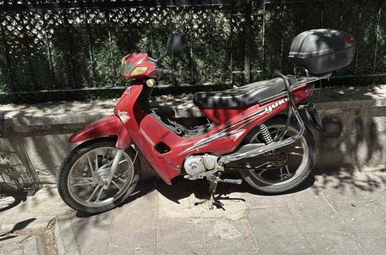 Park halinde bulunan çalıntı motosikletle alakalı inceleme başlatıldı