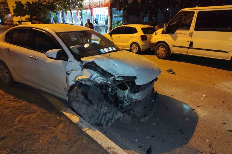 Park halindeki araçları hurdaya çevirdi, 3.41 promil alkollü çıktı