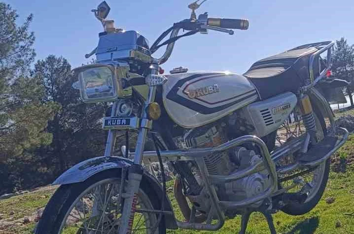 Park halindeki motosiklet çalındı 