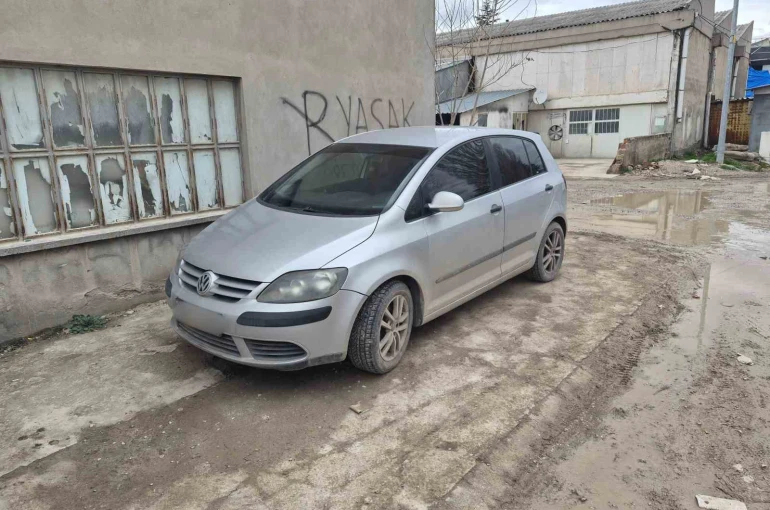 "Park yasak, kör müsün" yazısı da işe yaramadı