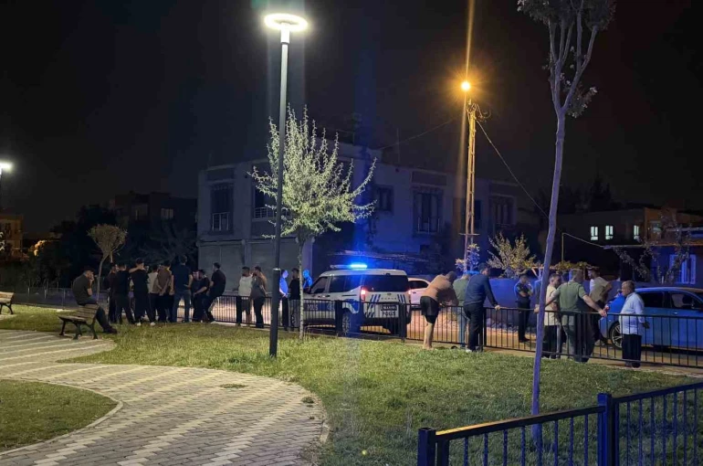Parkta iki grup arasında kavga