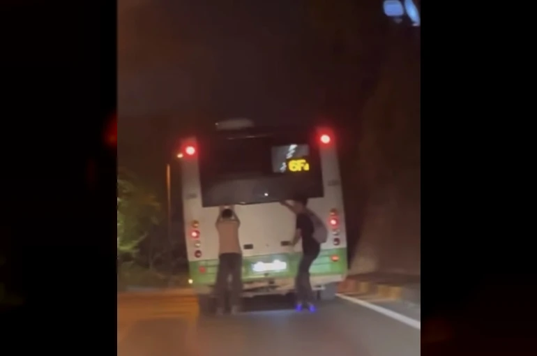 Patenli gençlerin tehlikeli yolculuğu kamerada 