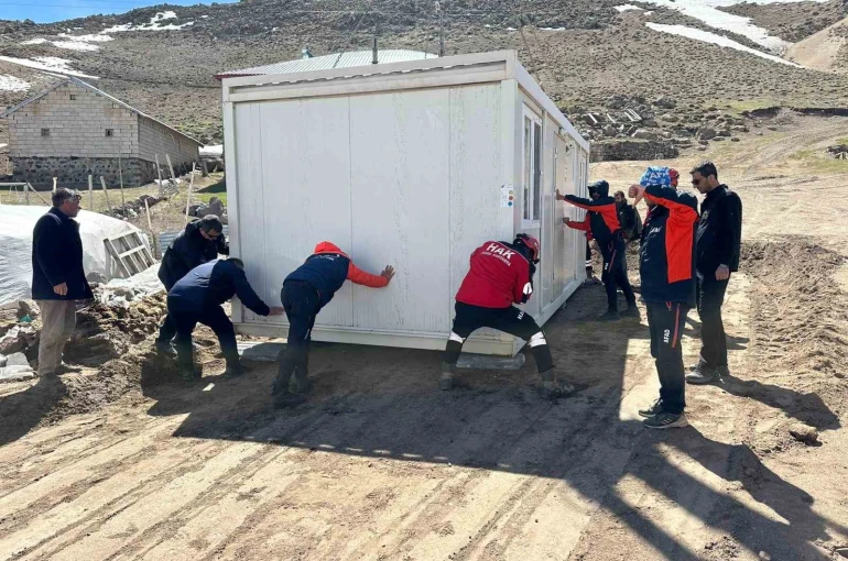 Patnos’ta deprem sonrası barınma ihtiyacı karşılandı 