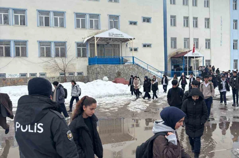 Patnos’ta okullarda ve servislerde denetimler artırıldı 