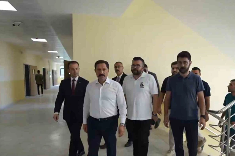 Payas’ta 2 okulun inşaatında sona gelindi