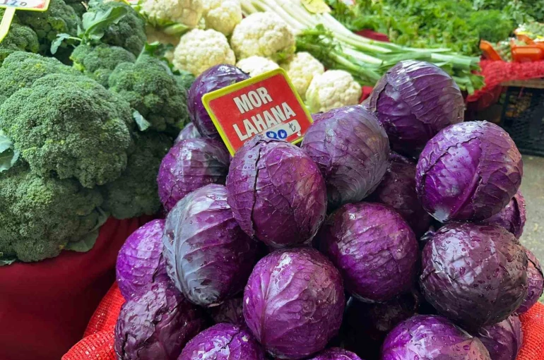 Pazarda tanesi 80 lira; çiftçiden 5 liradan almak istediler 