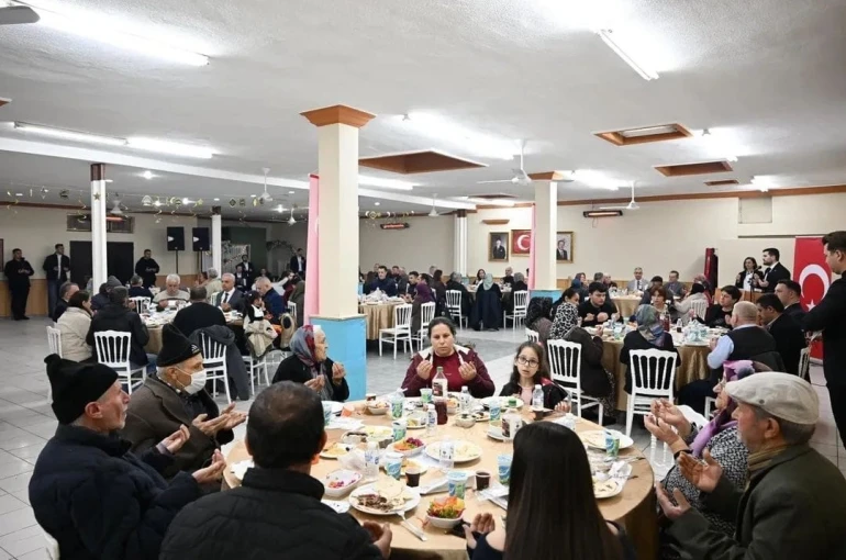 Pehlivanköy’de şehit aileleri ve gaziler onuruna iftar yemeği verildi 