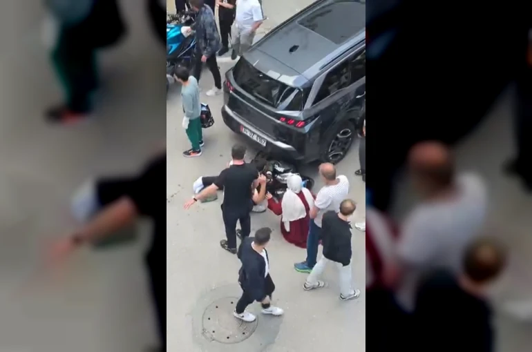 Pendik’te motosiklet otomobile çarptı: 1 yaralı 