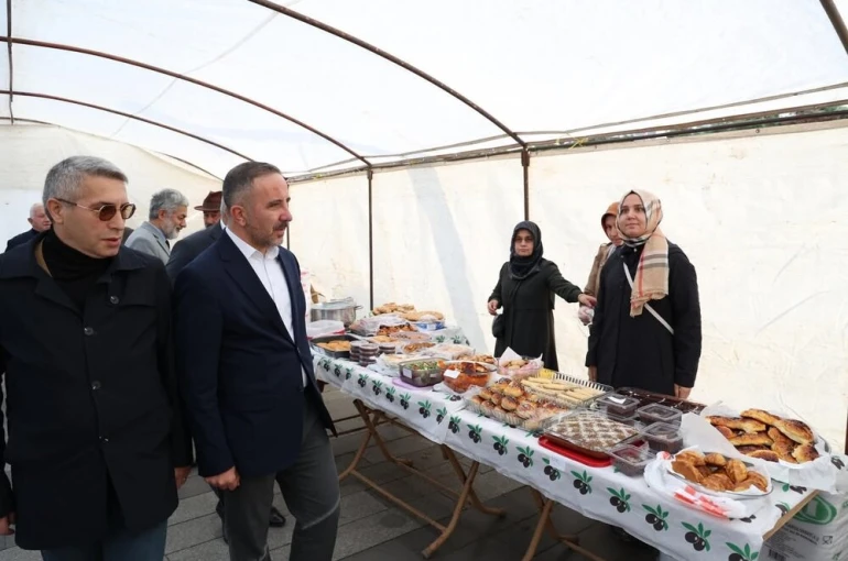 Perşembe’de Filistin’e destek için hayır çarşısı açıldı