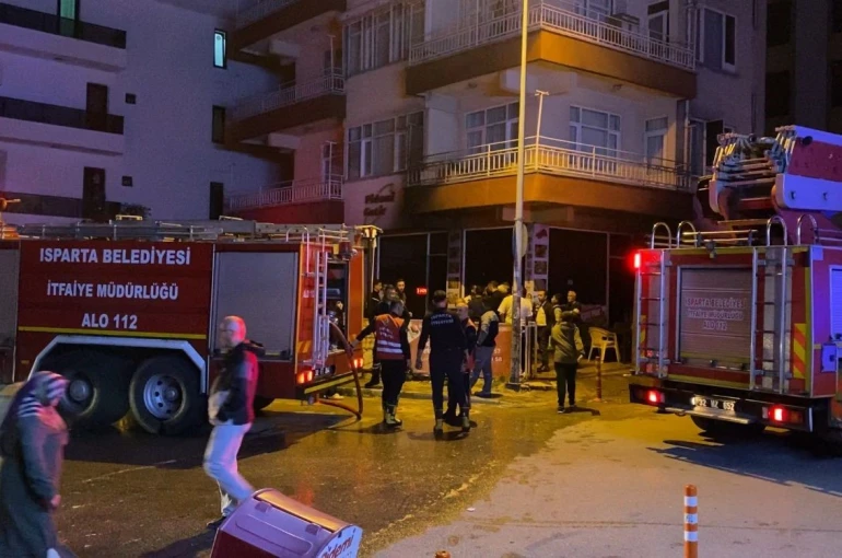Pideci deposunda çıkan yangın korkuttu 