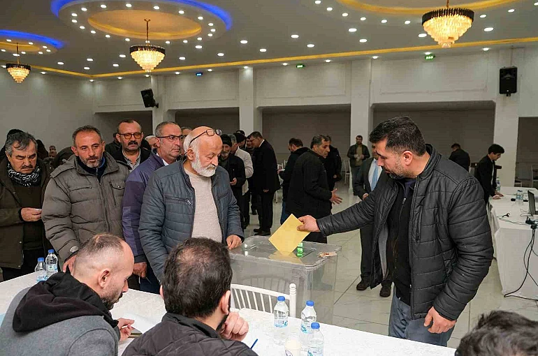 Pınarbaşı Esnaf Odası’nda üyeler Bedir’i seçti 