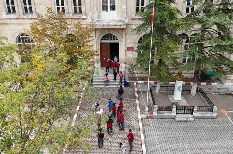 Pınarhisar’ın eğitimdeki asırlık çınarı: Koloğlu İlkokulu binası bir asırdır hizmet veriyor