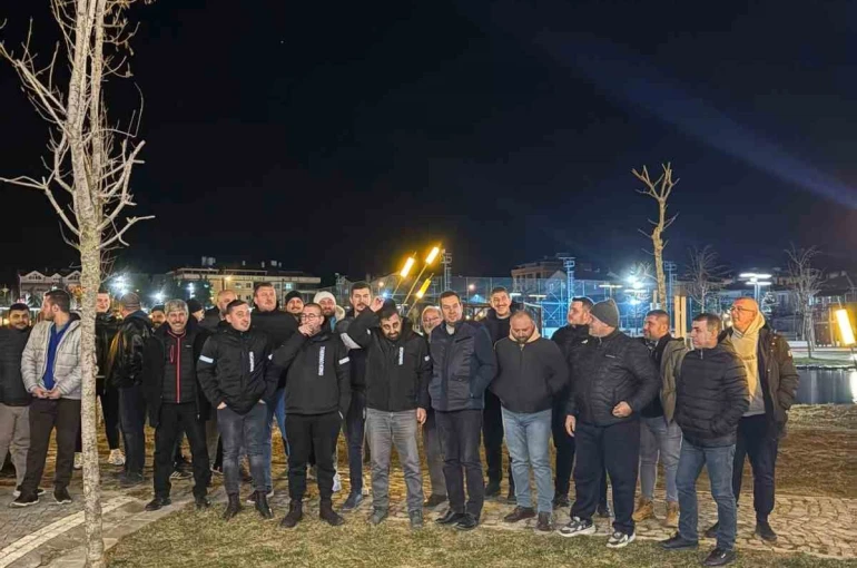 Pınarhisarlı tır şoförlerinden tır parkına tepki 