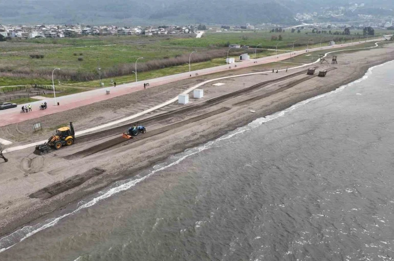 Plajlar yaza hazır hale getiriliyor 