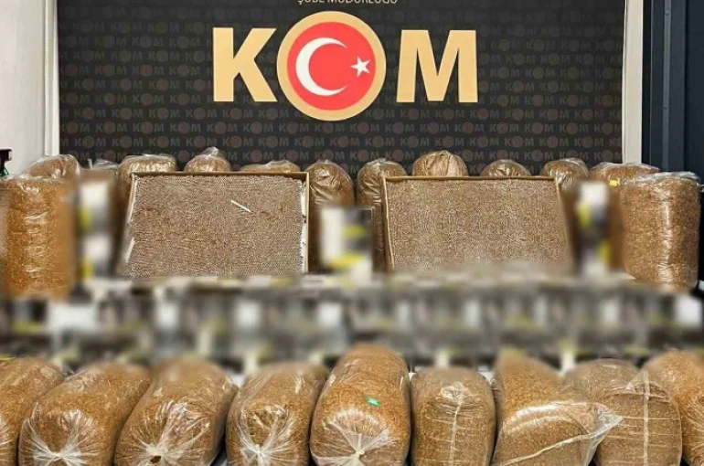 Polis 60 bin adet makaron ele geçirdi 